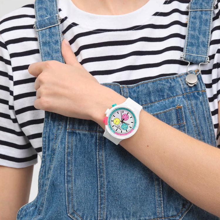 Swatch Unisex 47mm Weiße Uhr SB06W100 SB06W100