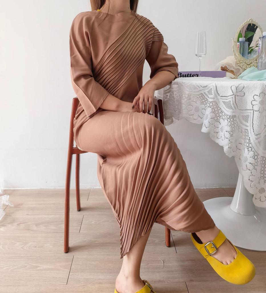 Original Design High-End Pleated Plus Size Loose Casual Dress - Light Luxury, New Spring Arrival
