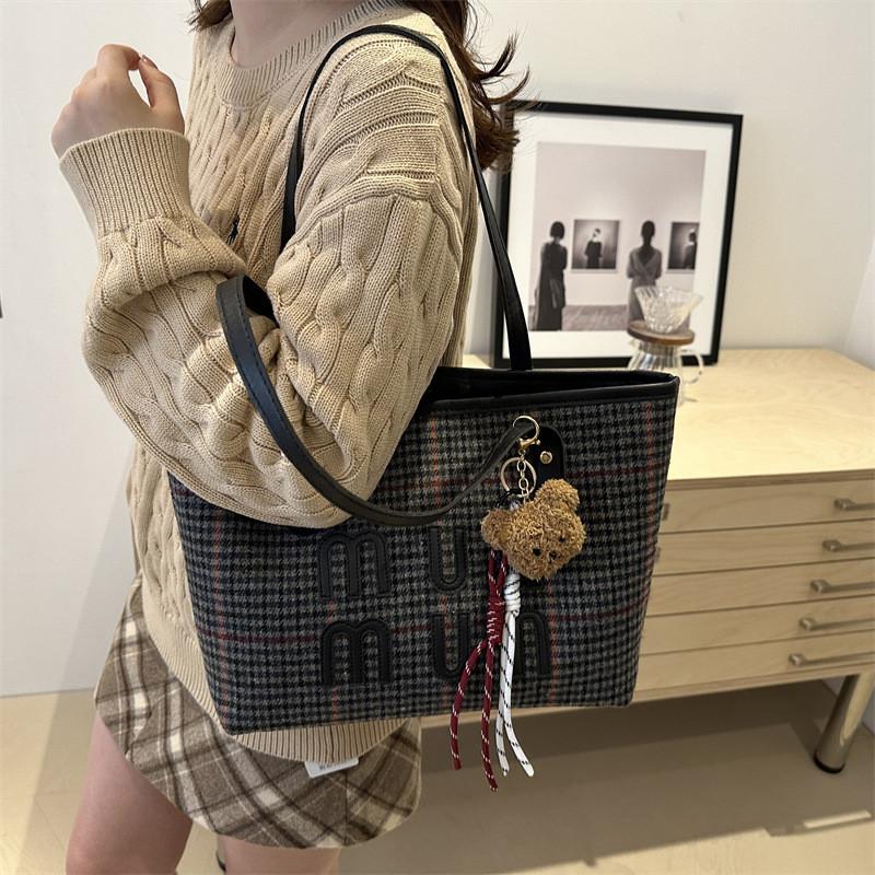 Stylish Canvas Tote Bag For Women With Unique Design And Spacious Capacity For Everyday Use