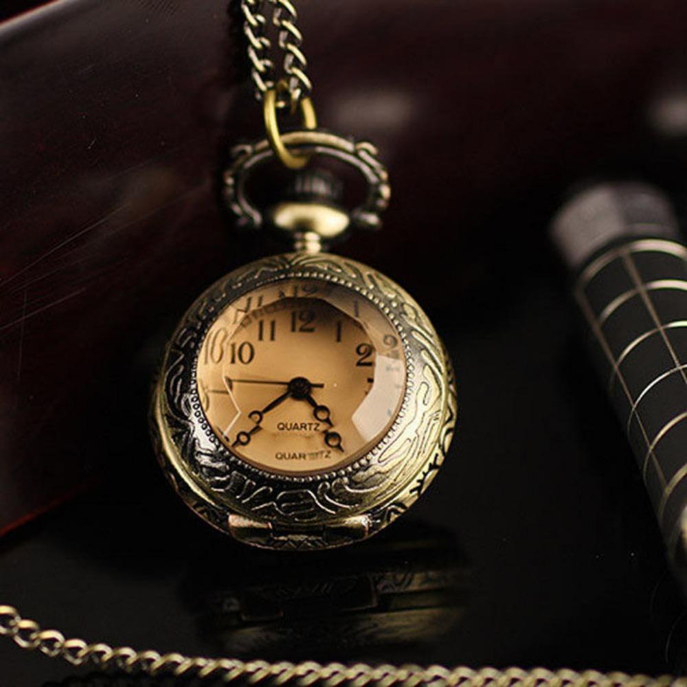 Creative Retro Flip Pocket Watch Personalized Three-dimensional Engraved Vintage Necklace Watch for Boys and Girls Commemorative Quartz Watch
