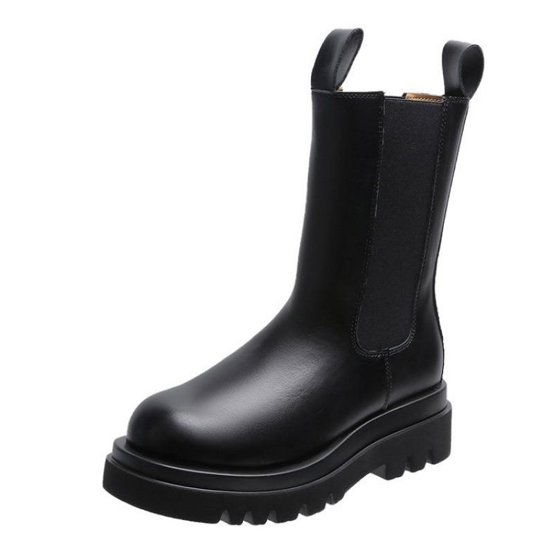 Autumn and winter leather boots round head thick sole medium tube Chelsea boots street shot