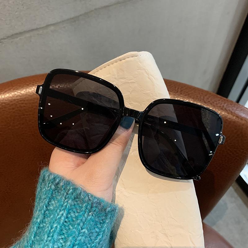 New Fashion Large Frame Sunglasses Women Rice Nail Decoration Oversized Vintage Rectangle Eyewear Sun Glasses