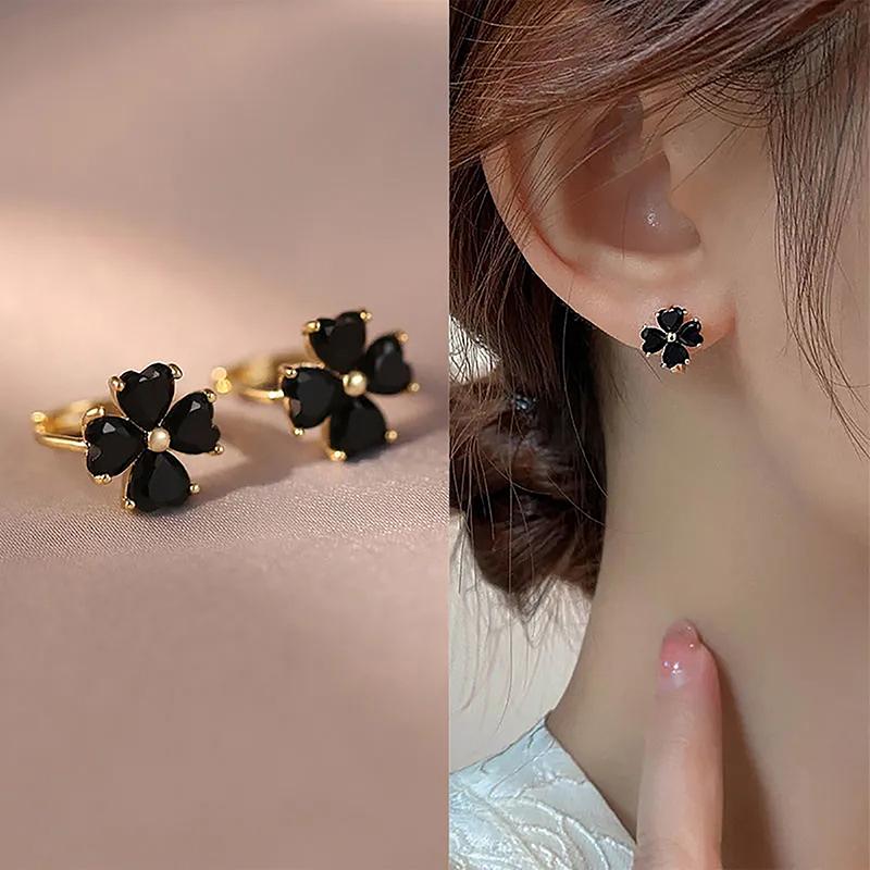 Fashion Black Mini Four-Leaf Flower Stud Earrings Women Jewelry Party Accessories Gifts