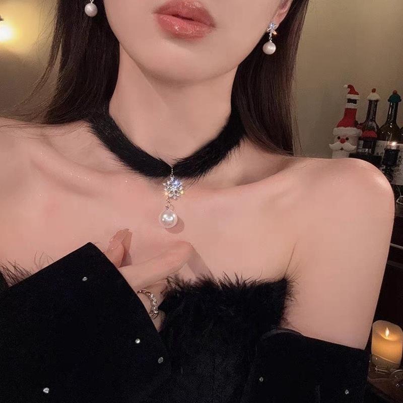 1/2PCS Choker Party Christmas Outfits Gift Necklace Daily Wear Collarbone Chain Pearl Pendant Jewelry Plush Black/White