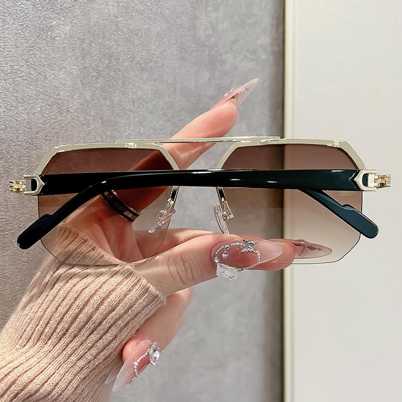 New Men Double Bridge Square Frame Polygon Women Sunglasses Fashion Metal Glasses Street Shot High-Grade Sunglasses