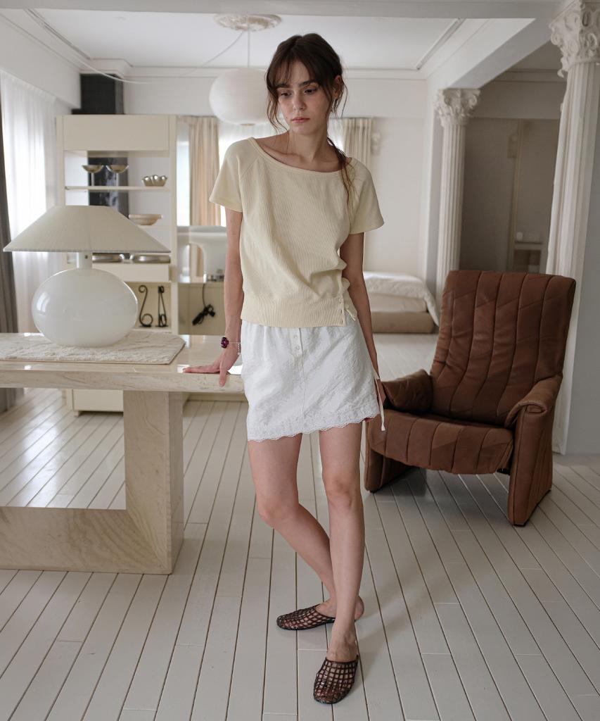 Toabe Waffle Off-Shoulder Button T-Shirt (Yellow)