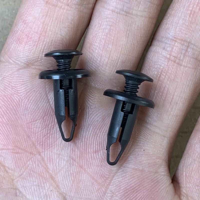 

Lan Yue L, Zhui Feng LX, Ling Yun, Yao Guang Hood Panel, Bumper & Radiator Grille Clip Fastener 2 pieces (original high-end parts)