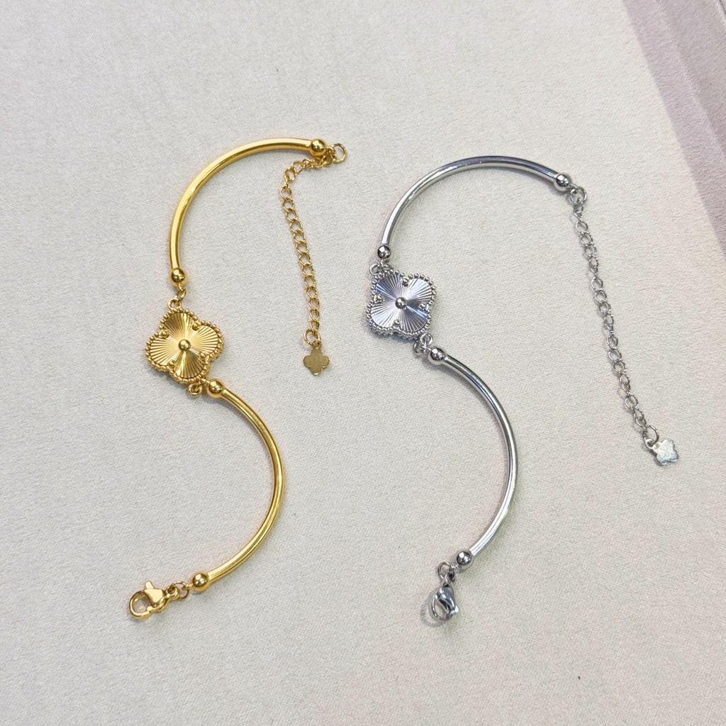 15mm Titanstahl Nicht Verblassendes Glücksklee Damen Armreif Armband Schmuck.