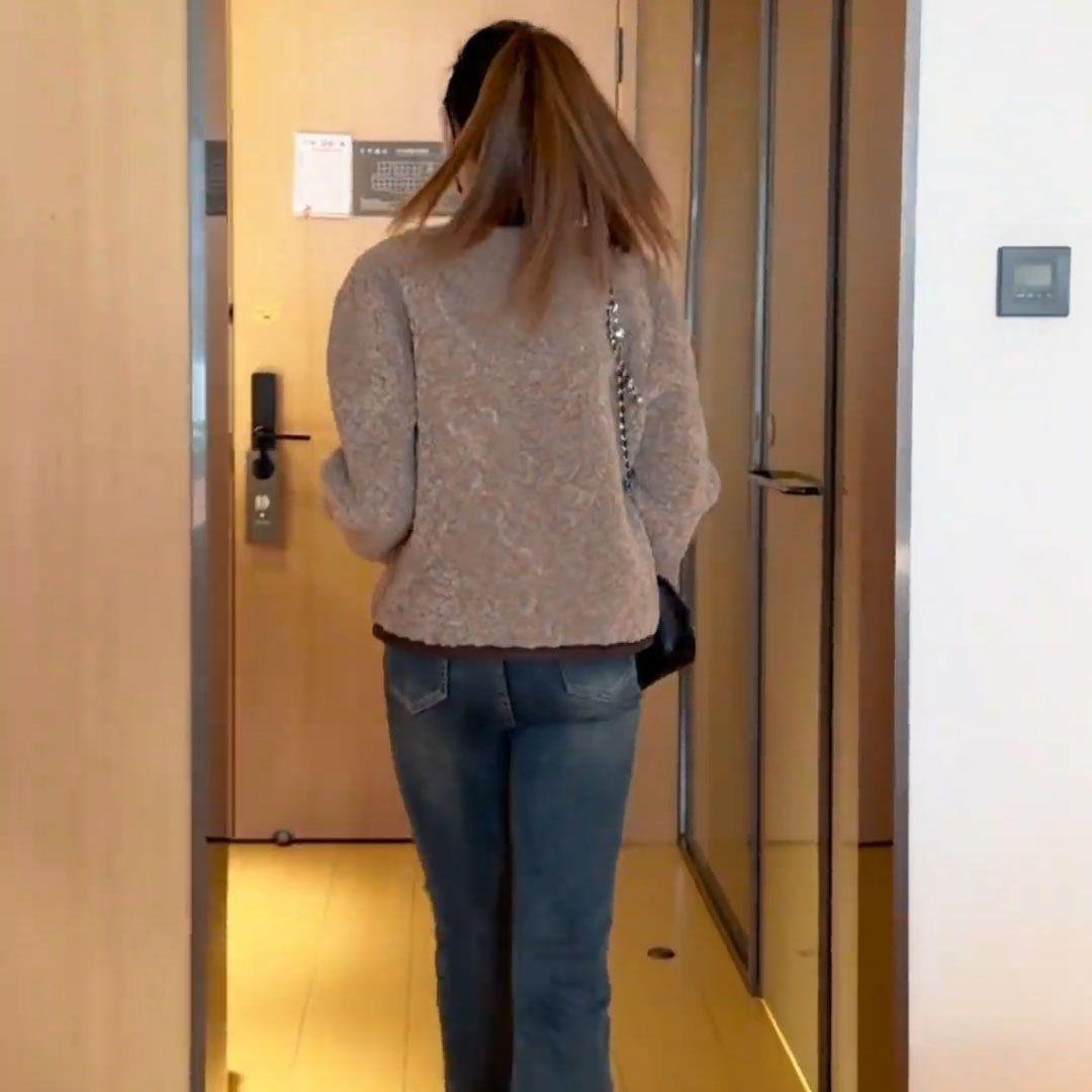 2025 Hepburn Style Faux Lambswool Short Jacket - Thickened Autumn/Winter Petite Women s Outfit Default Option