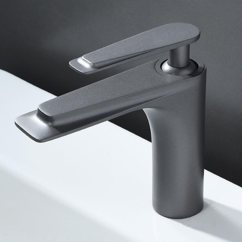 Northern Europe Basin Faucet Hot Cold Mixers Taps Deck Mount Bathroom Sink Basin Faucets Single Handle White Black Gold