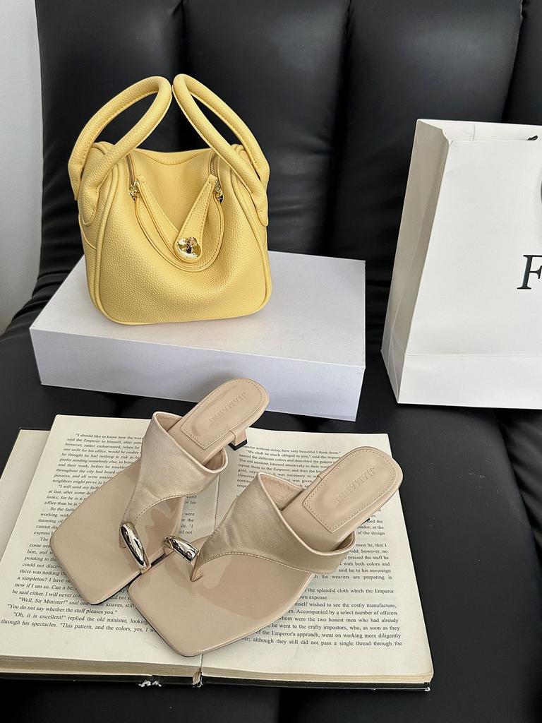 Grape mother, the same 2025 new fashionable metal cover, toe square head, thin high heels, and cool slippers for women's summer.