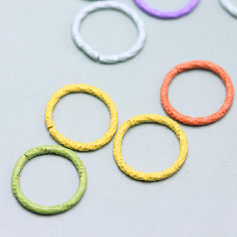 DIY Jewelry Accessories: Colored Baking Paint Embossed Rings (2,000/pack), featuring Round, Open, Single, and Twisted Flower Designs.