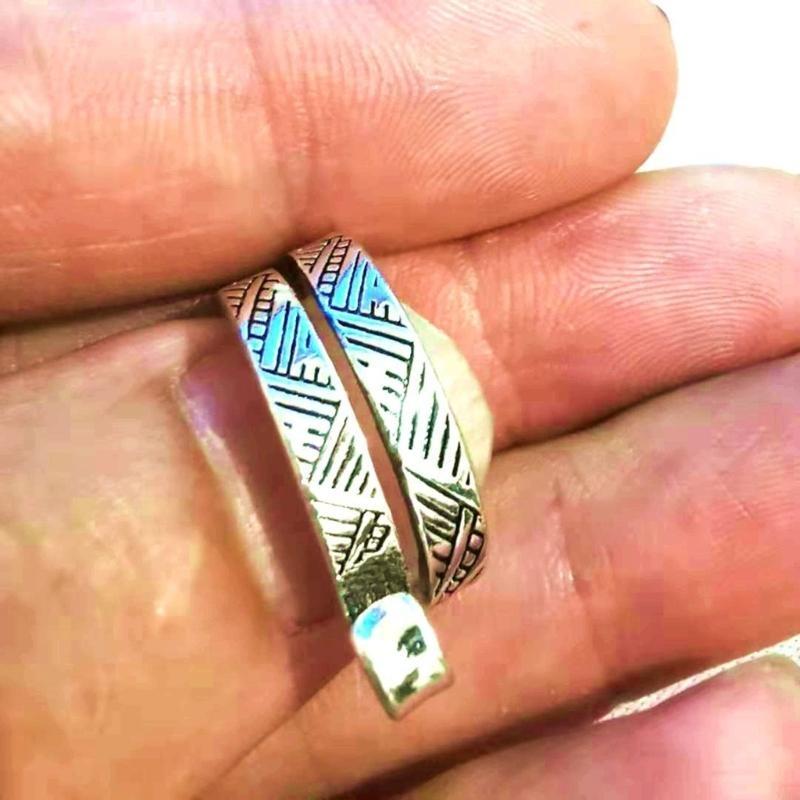 4PCS Adjustable Knitting Crochet Loop Rings, Open Yarn Guide Crochet Rings X3UC