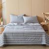 Pilt Paul Lightweight Striped Quilt