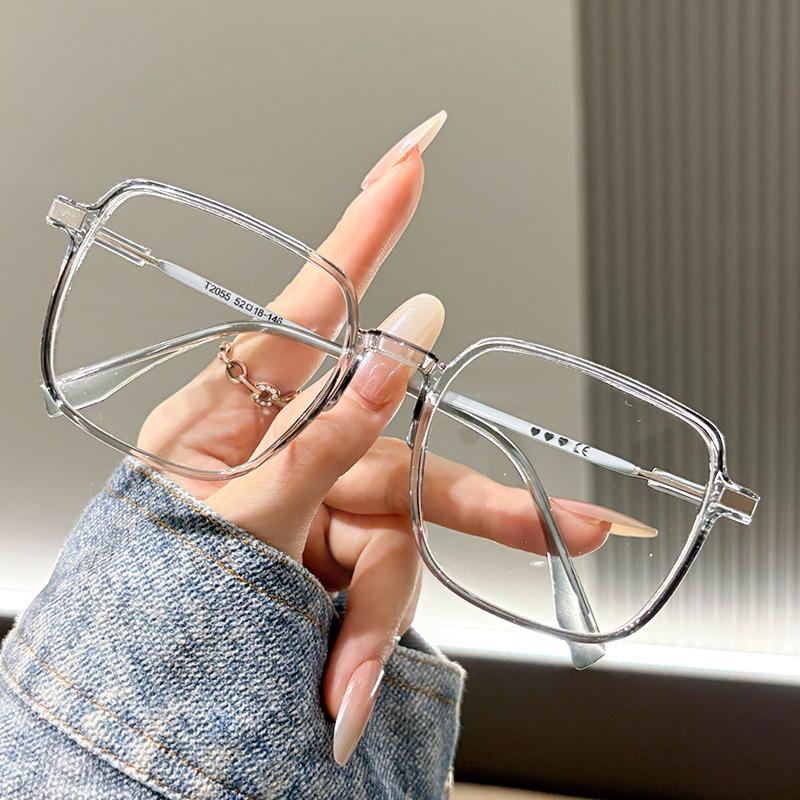 New Anti Blue Light Color Changing Glasses for Women with Large Square Frames and Ultra Light Anti Blue Light Glasses