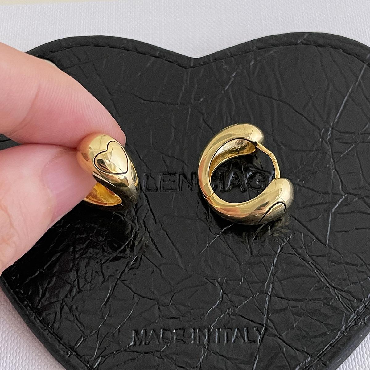 

Серьги-гвоздики из серебра 925 пробы Любовь , женские простые нишевые серьги высокого класса в виде капель воды, модные серьги легкая роскошь , серьги холодный ветер 925 silver needle