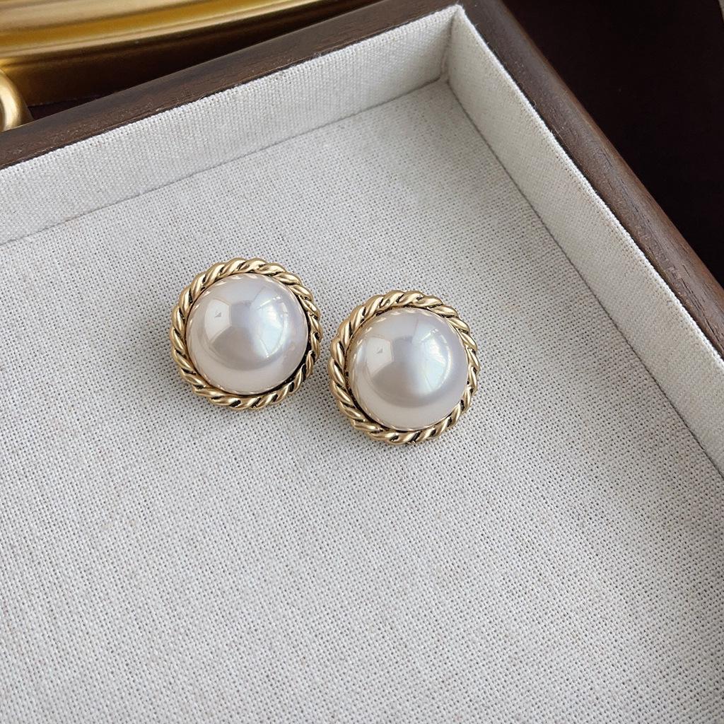 Boucles d'oreilles géométriques vintage en perles pour femmes - Style rétro de Hong Kong, luxe léger, sensation haut de gamme