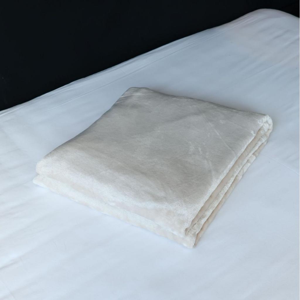 Solid Color Double Sided Autumn Winter Blanket Thickened Coral Fleece Nap Blankets Multi Purpose Double Air Conditioning Quilt