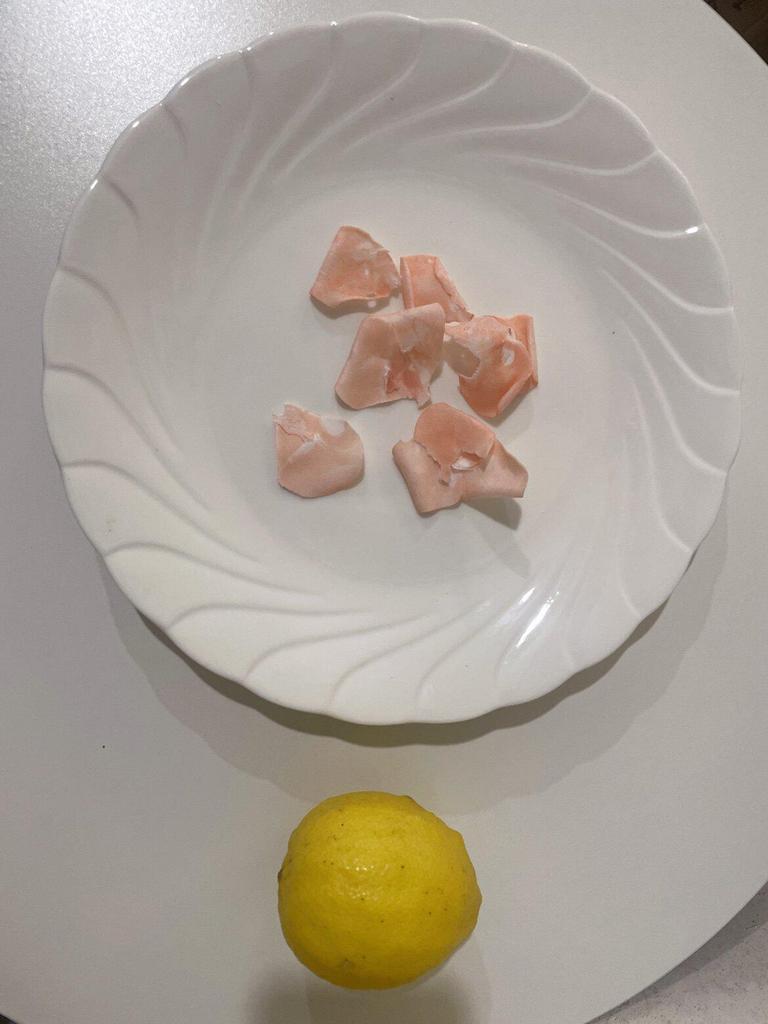 Elegant White Ceramic Sunflower Plate for Hotels - Perfect for Cold or Hot Dishes.