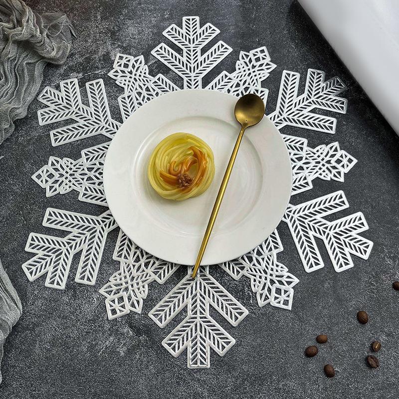 1PC Table Decorations Home Decor Stain Resistant Restaurant Decoration Thermal Insulation PVC Snowflake Meal Mat Party Supplies