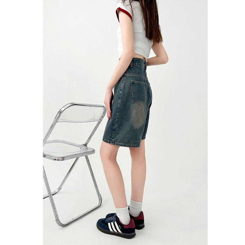 Plus Size Retro Straight-Leg Denim Shorts for Women, Summer 2025 Edition - Mid-Length, Loose Fit