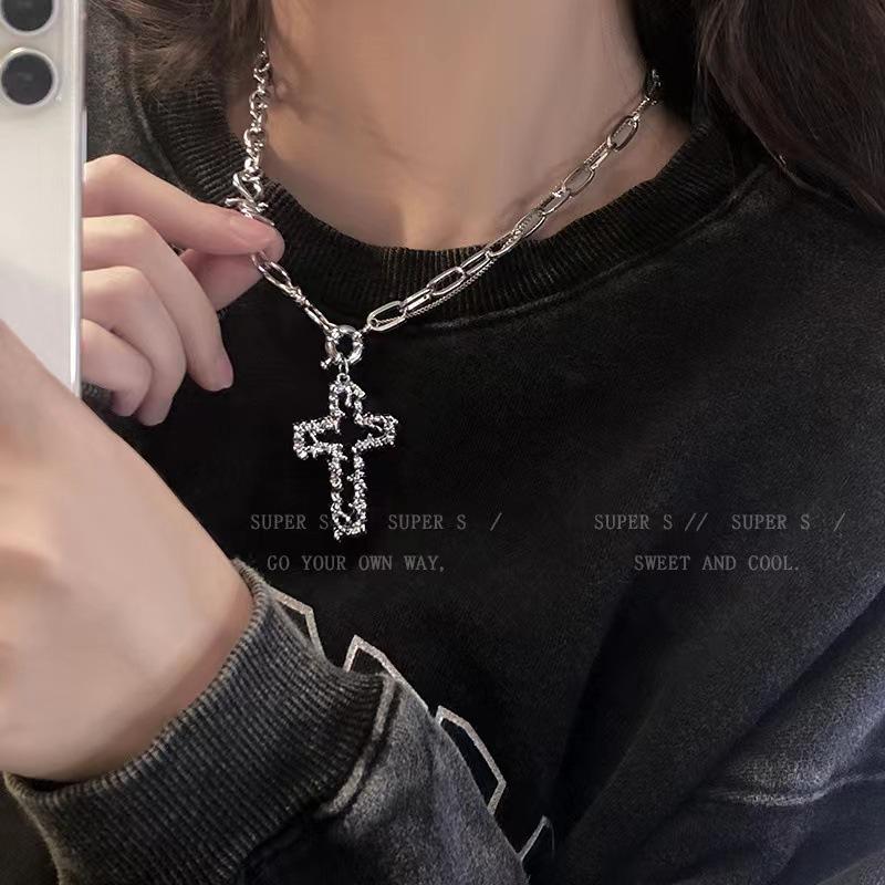 Retro Tin Foil Cross Pendant Necklace - Women's Hip Hop Chic Autumn/Winter Accessory in Niche Design.