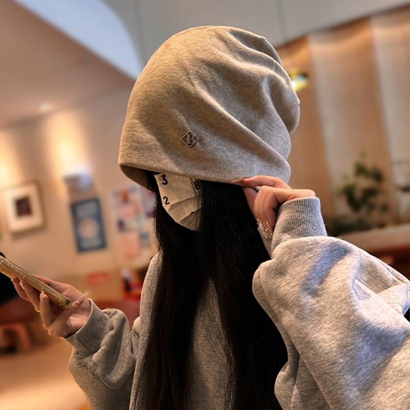 

New metal letter small label solid color stacking hat couple loose and lazy knitted bald hat one size fits all чорний