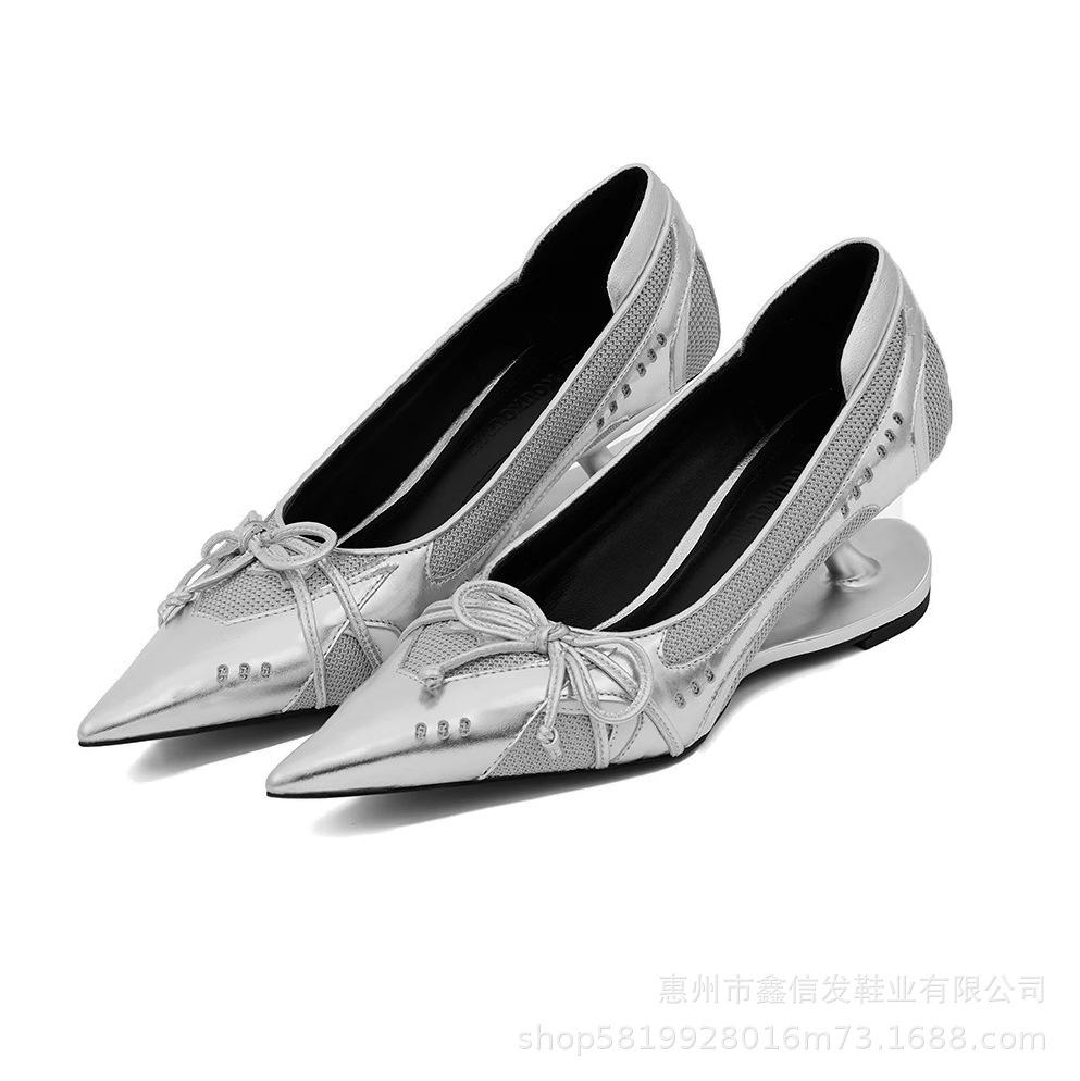 [Spot] Future style bow sports style retro racing shoes suspended special-shaped heel pointed shallow mouth high heels