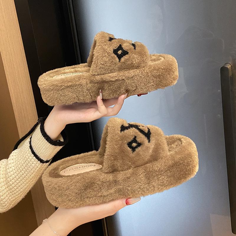 

Популярные пушистые тапочки интернет-знаменитости женские осенне-зимние бархатные 2025 новые сяосянфэн на толстой подошве модного бренда хлопковые тапочки 42 хаки