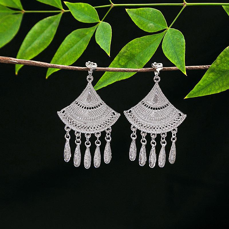 European and American cross-border ethnic style geometric fringed ear clips, Miao Yin retro and elegant minority earrings without piercings, women