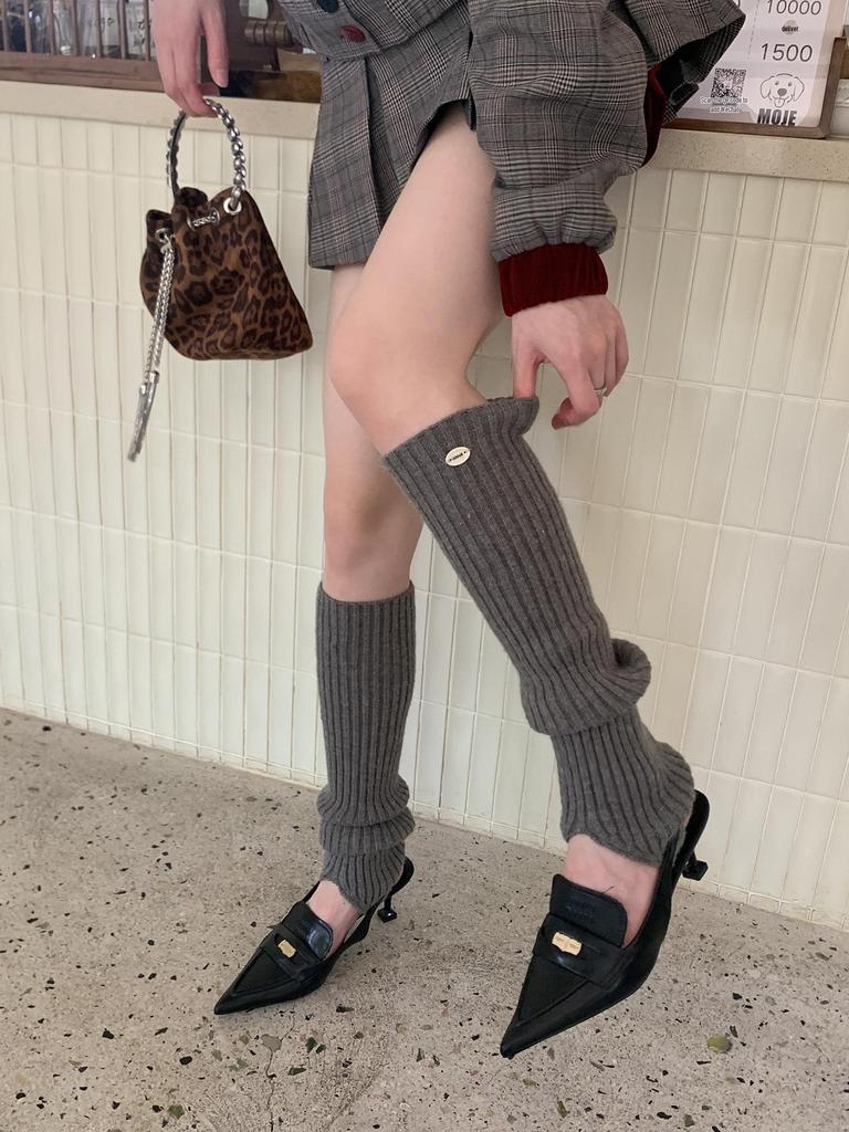 Women's Velvet Thickened White Stirrup Leg Warmers: Warm, Versatile, Korean-Style for Autumn/Winter Ballet & Single Shoe Pairing.
