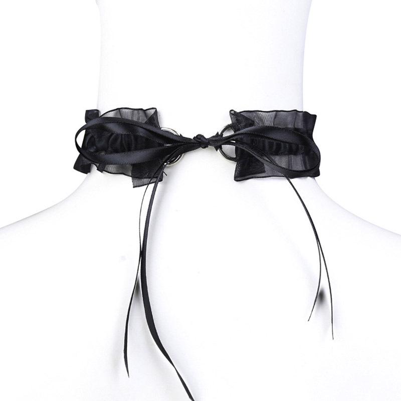 Lace Eye Veil: Half-Face Mask for Flirtatious Appeal and Light Blocking.