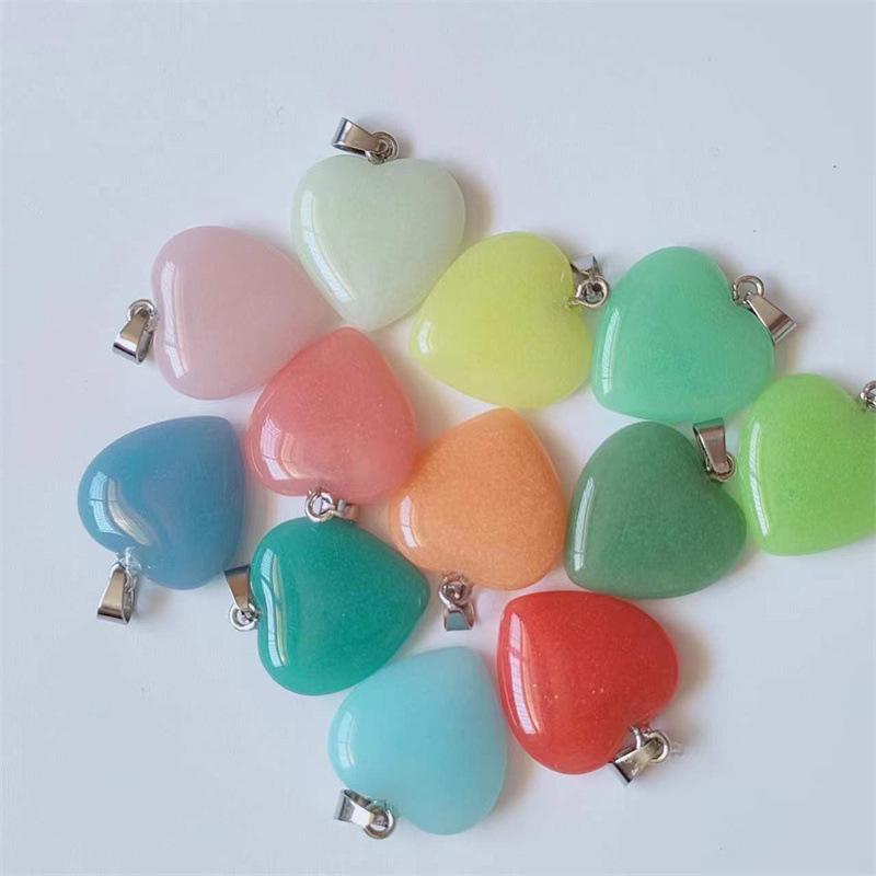 

Намисто-підвіска з натурального агату у формі серця - кришталевий камінь 20 мм