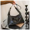 IELGY Retro Large-Capacity Commuter Underarm Bag Fashion Shoulder Messenger Bag