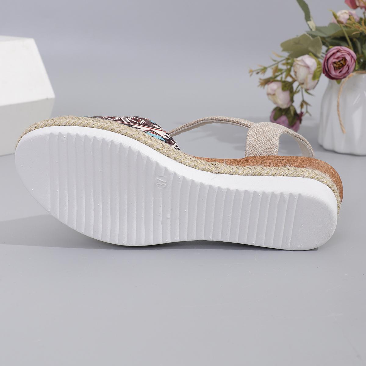 Модные женские босоножки на платформе — фото 6