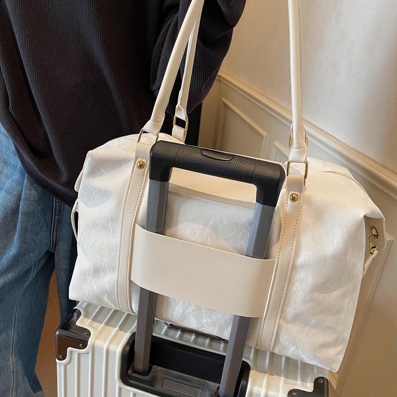 Large capacity portable short travel bag luggage bag women's fashion light handbag swimming business trip fitness storage bag