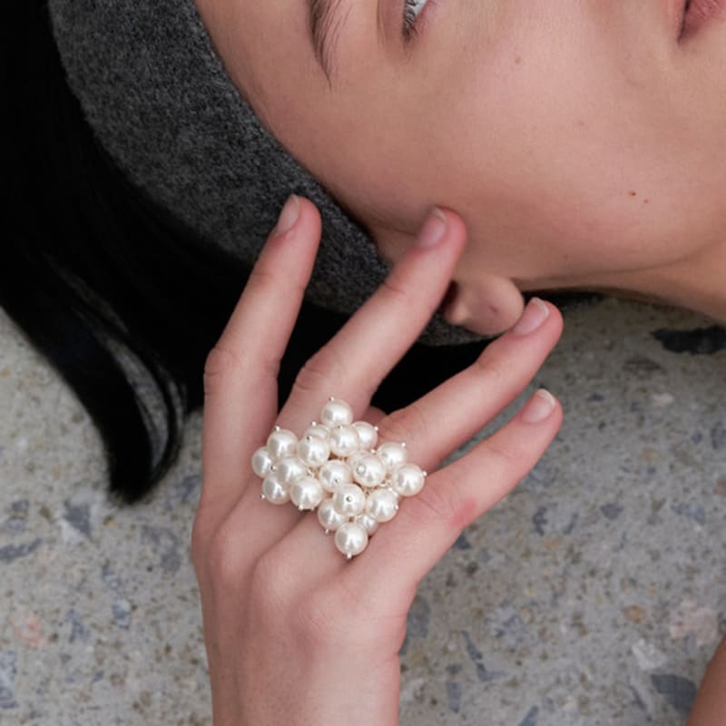 MIDNIGHT MOMENT bunch pearl ring - silver