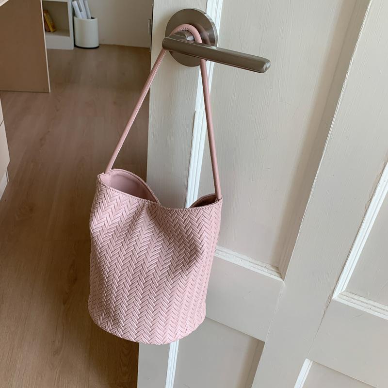 

Популярные сумки женские новые летние универсальные сумки через плечо повседневные плетеные сумки-ведра