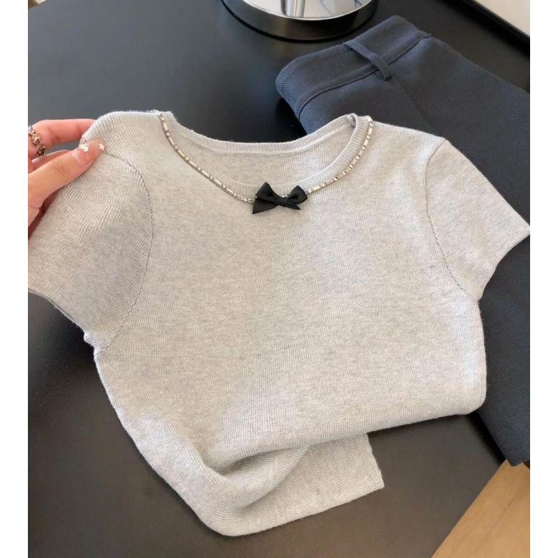 

2025 Лето Элегантная серая футболка с бантом из стразов One size (up to 125 jin) серый