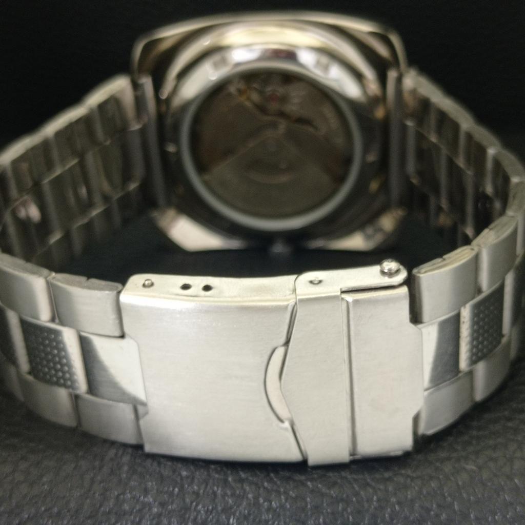 USED AUTOMATIC 46941 VINTAGE ORIENT JAPAN MENS BLACK COLOR DIAL WATCH a702207-5 R123-a702207