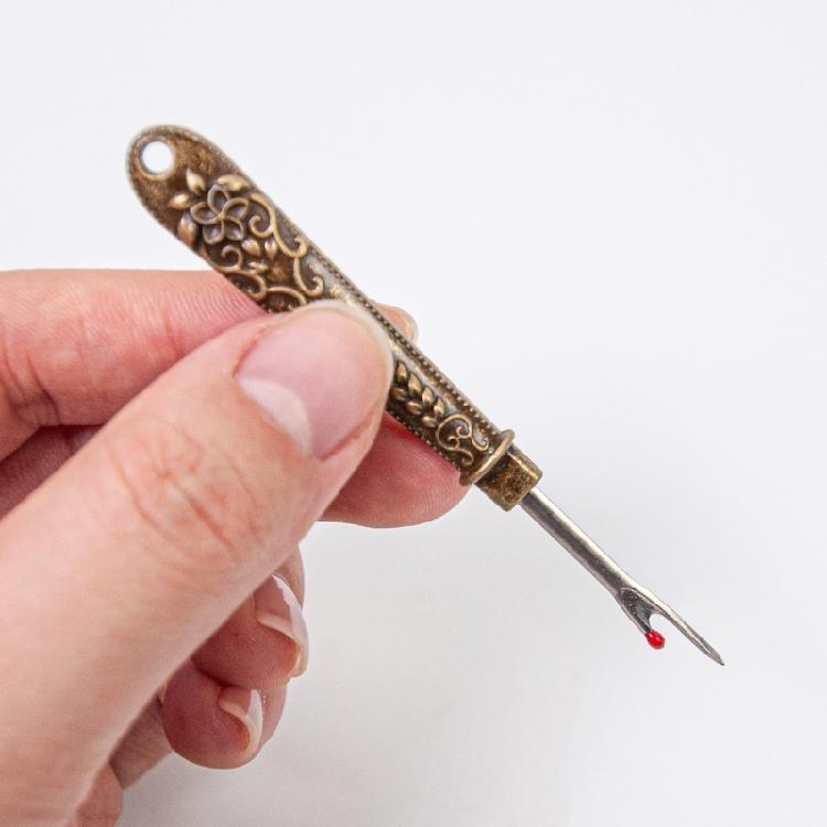2Pcs Seam Rippers Sewing Positioning Tape Set Stainless Steel Thread Unpicker Thread Remover Tool for Embroidery Sewing