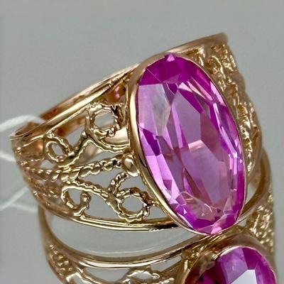 Vintage Indlagt Rød Zirkonia Dame Ring Etnisk Guld Farve Håndskåret Hul Daglig Brug Fest Smykker Jubilæums Gave