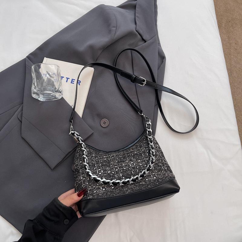 

Модная сумка ручной клади с бриллиантами, женская, 2025, новая, темпераментная, сумка-пельмень в цыганском стиле, нишевый тренд, универсальная сумка-мессенджер 22*8*17