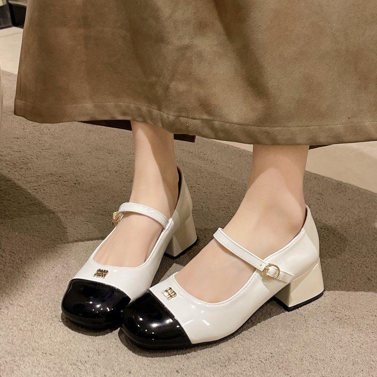 

Xiaoxiangfeng thick heel color matching single shoes women s 2025 spring new light mouth one word with Mary Jane shoes square head small leather shoes 40 чорний