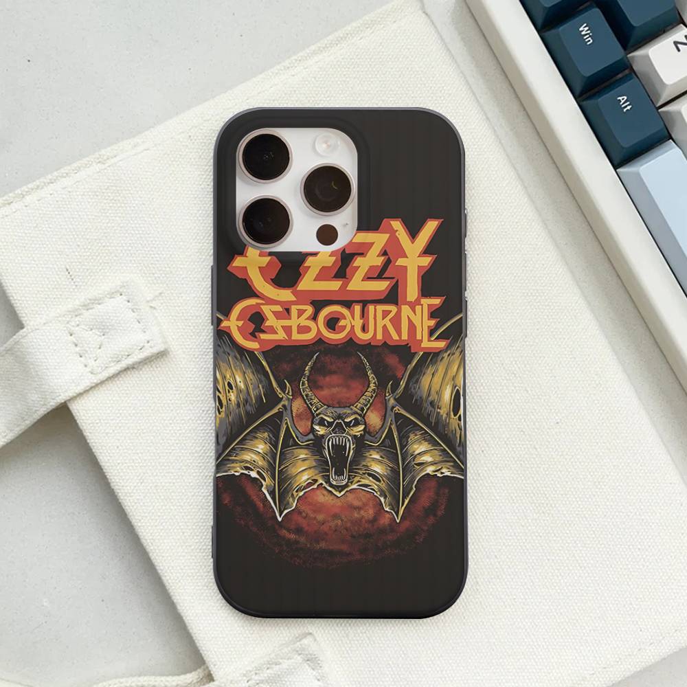 O-Ozzy Osbourne Band Für IPhone 16 15 14 13 12 11 17 Pro Max Plus Welle Geriffeltes Handyhülle Anti-Fall-Abdeckung