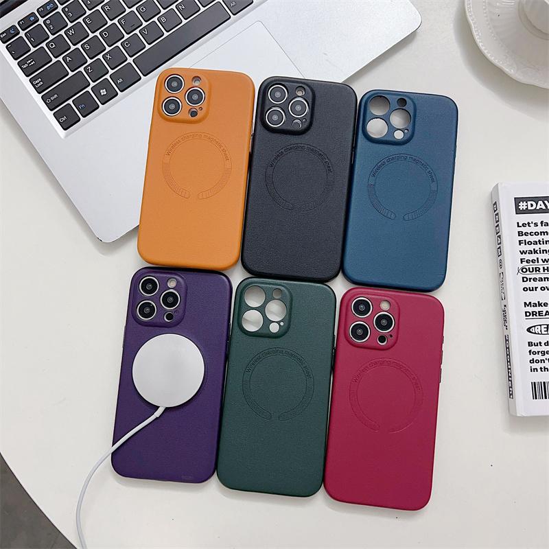 Proteção de câmera com furo de precisão Carregamento sem fio para capa de couro Magsafe para iPhone 15 14 13 12 Pro Max Plus Capa protetora magnética à prova de choque