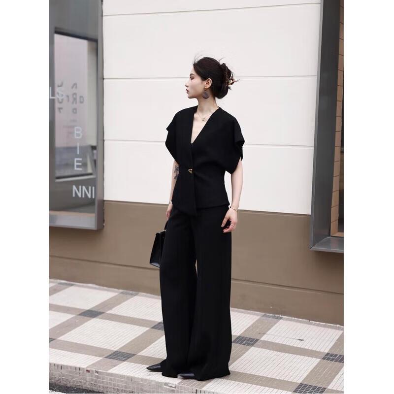 PRASE Flowing Clouds V-Neck Waist-Cinching Short Top L