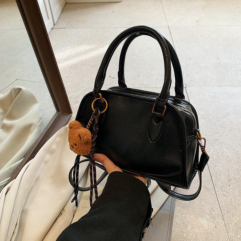 Ielgy All-Match Messenger Pillow Bag Fashion Retro Portable Bowling Bag No  Pendent