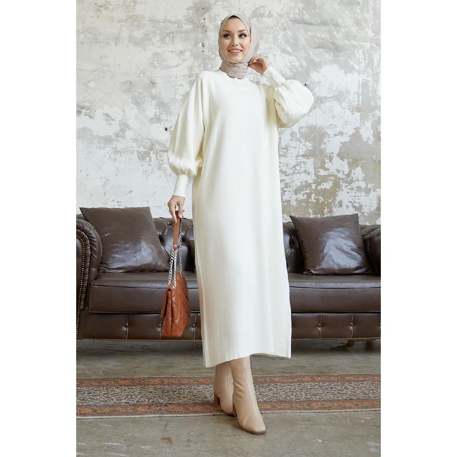 

Трикотажна сукня Mina з балонним рукавом - біла чорний