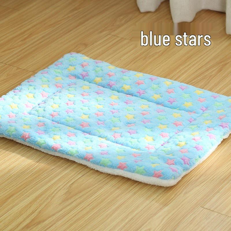 Cozy Four-Season Pet Cushion: Universal Warm Sleeping Mat for Cats and Dogs
